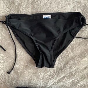 Bottoms from aqua